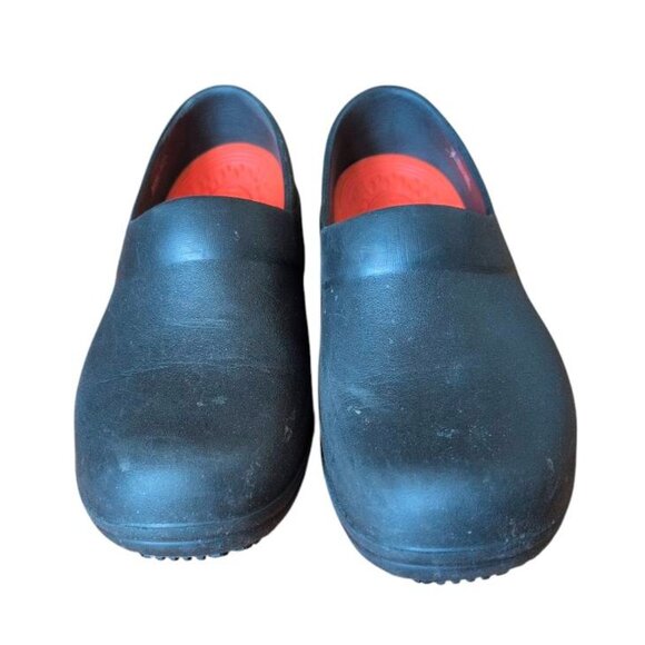 Crocs Adult On The Clock Clogs Slip On Slip Resistant Work Shoes Nursing Chef - Picture 3 of 5